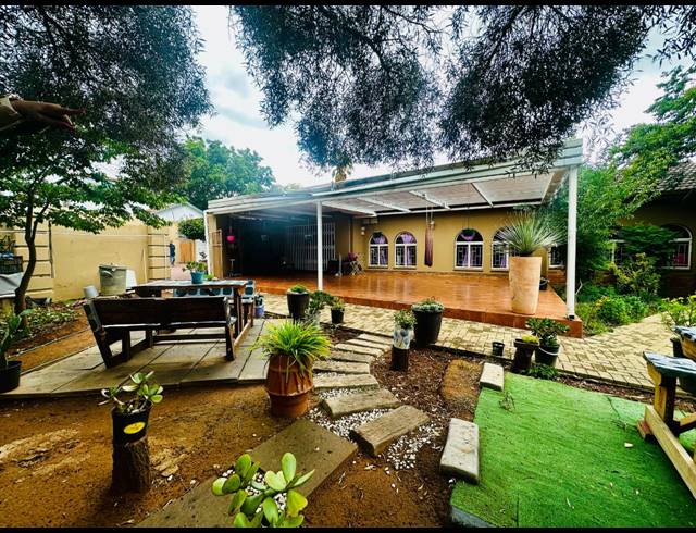 3 BEDROOM HOUSE FOR SALE IN LANGENHOVENPARK